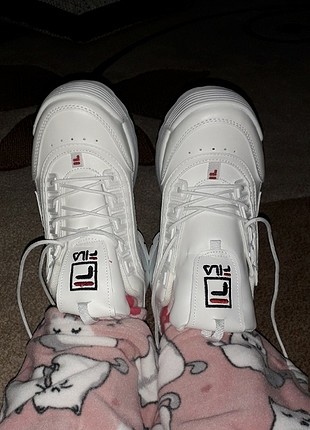 36 numara fila marka beyaz spor ayakkabı