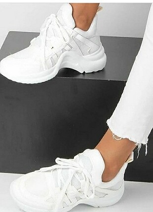 38 numara beyaz spor ayakkabı 