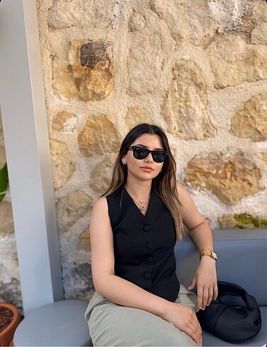 Siyah yelek