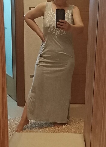 Uzun yırtmaçlı penye elbise 