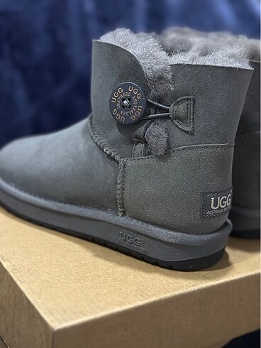 Ugg UGG Kadın Mini Düğmeli Bot