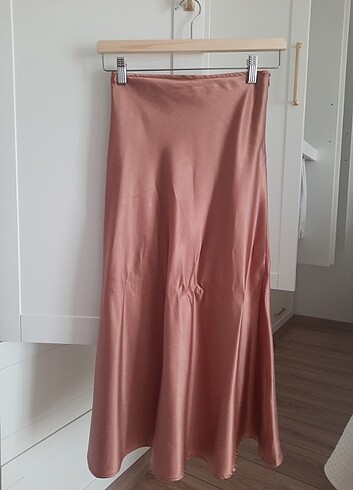Trendyolmilla saten midi etek