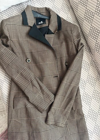Düğmeli Uzun Ekose Kadın Blazer