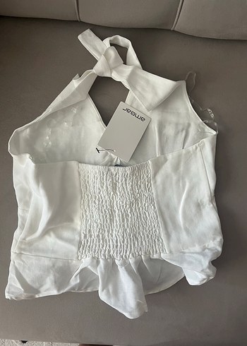 Beyaz Keten V Yakalı Düğmeli Bluz - Görsel 2