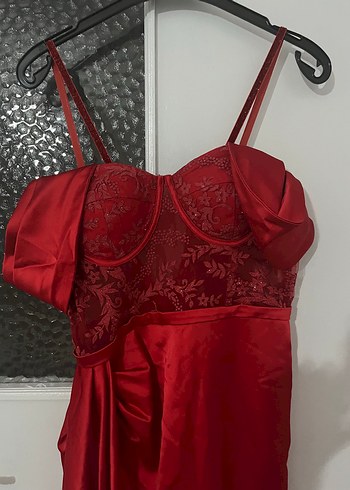 Kırmızı Desenli Drapeli Uzun Abiye Elbise - Görsel 2