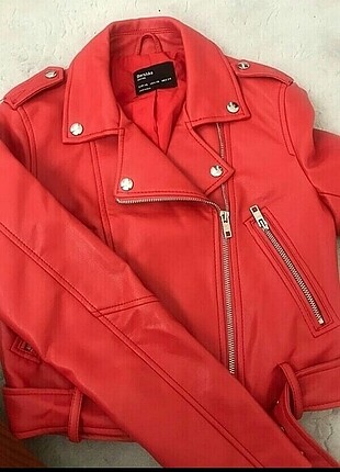 Bershka kırmızı ceket