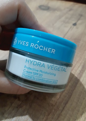 Yves Rocher Yves Rocher Hydra Vegetal Nemlendirici Krem SPF20