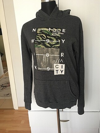 Sweetshirt