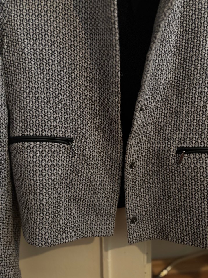 Düğmeli Gri Kısa Kadın Ceket - Görsel 5