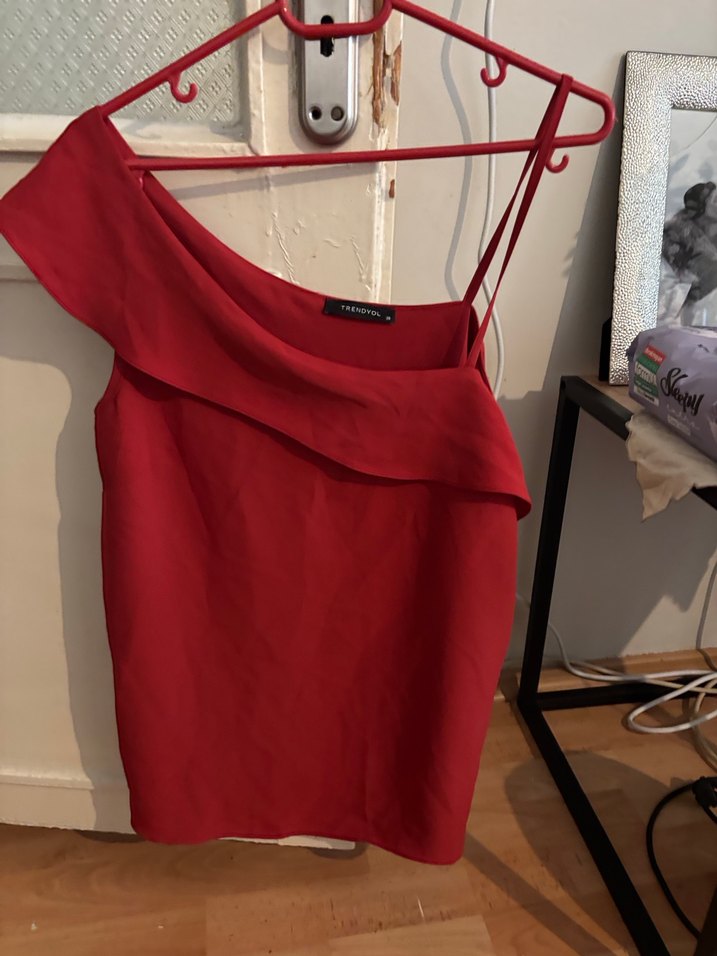 Kırmızı Drapeli Askılı Kadın Bluz - Görsel 4