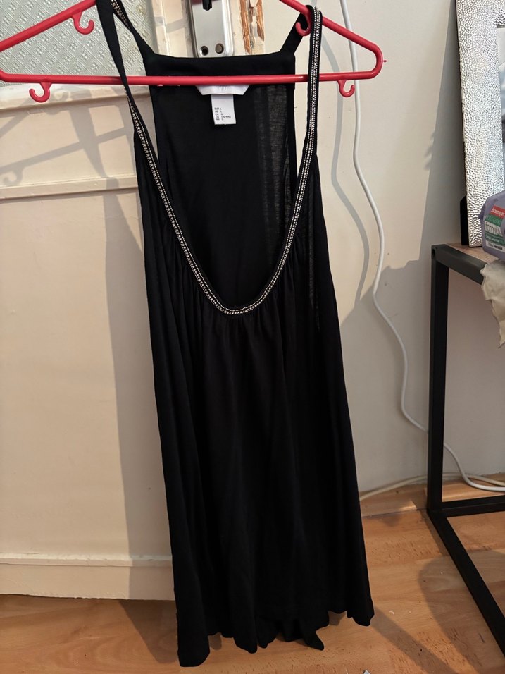 Siyah V Yaka Askılı Midi Kadın Atlet - Görsel 2