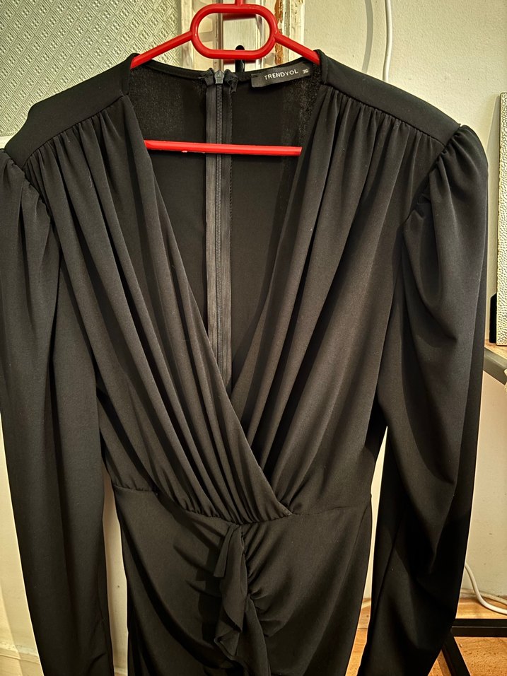 Siyah Drapeli Uzun Kollu V Yaka Elbise - Görsel 4