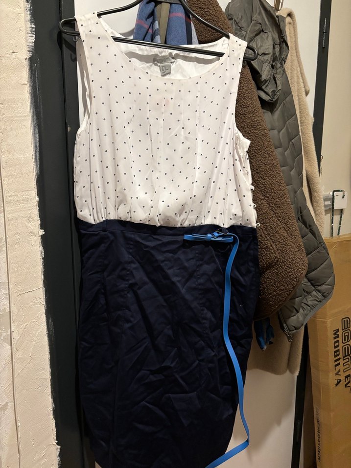 H&M Kemer Detaylı Midi Ofis Elbisesi - Görsel 3