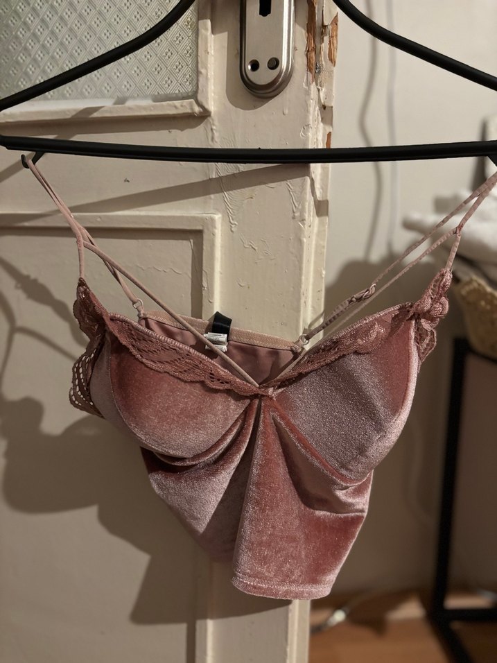 Penti Dantelli V Yakalı Kadın Bustiyer - Görsel 2