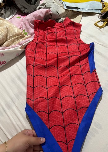 LC Waikiki Kırmızı Örümcek Desenli Kolsuz body
