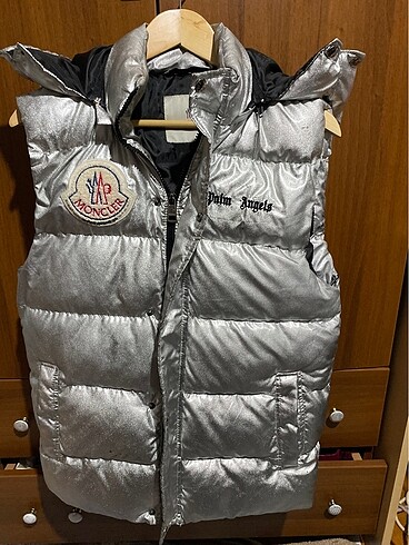 m Beden gri Renk Moncler yelek