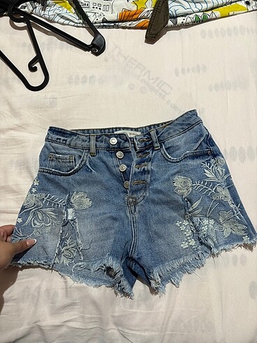xs Beden stradivarius kot şort