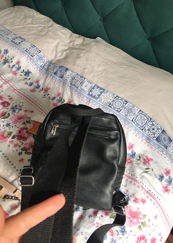 Siyah Deri Kemerli Kadın Sırt Çantası - Görsel 3