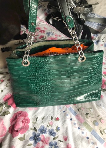 Zincir Detaylı Yılan Derisi Desenli Yeşil Deri Çanta - Görsel 3