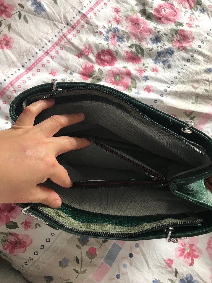 Zincir Detaylı Yılan Derisi Desenli Yeşil Deri Çanta - Görsel 2