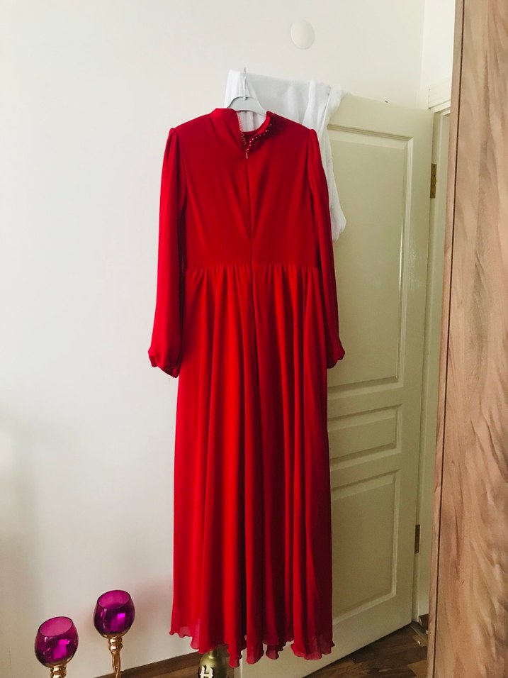 Klasik Şıklık Kırmızı Uzun Elbise - Görsel 3
