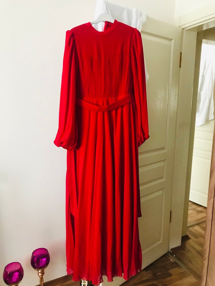 Klasik Şıklık Kırmızı Uzun Elbise - Görsel 2