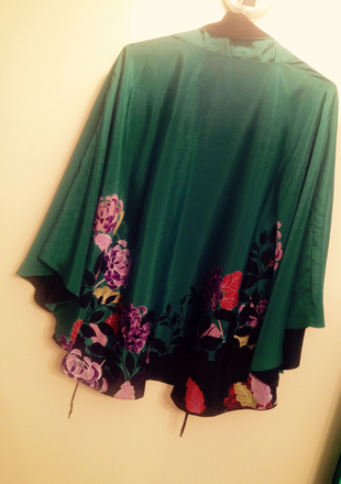 Stradivarius Çiçekli kimono tarzi üst