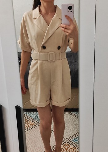 Bej Kemerli Kısa Kadın Tulum - Görsel 3