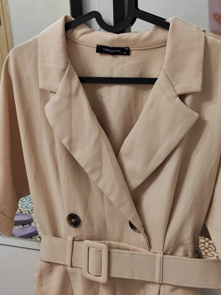 Bej Kemerli Kısa Kadın Tulum - Görsel 2