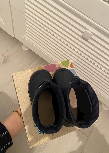 24 Beden Çok az kullanıldı küçük olduğu için satışta