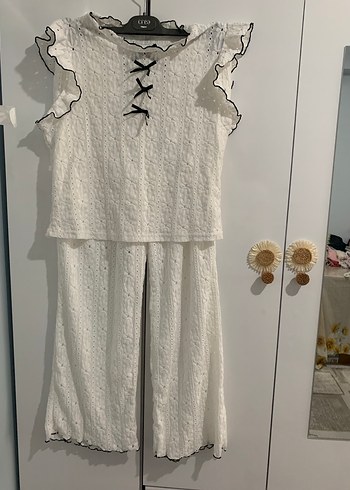 Dantel Detaylı Beyaz Kadın pijama takımı