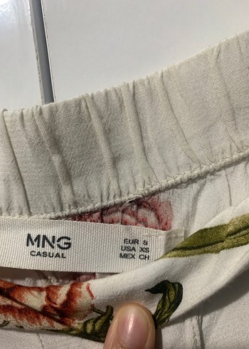 36 Beden beyaz Renk Mango Çiçek Desenli Bol Kesim Kadın Pantolon