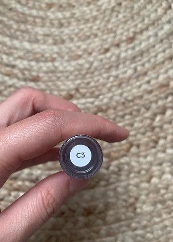 Pastel Bej Kapaklı Kapatıcı ve Aydınlatıcı revolution - Görsel 3