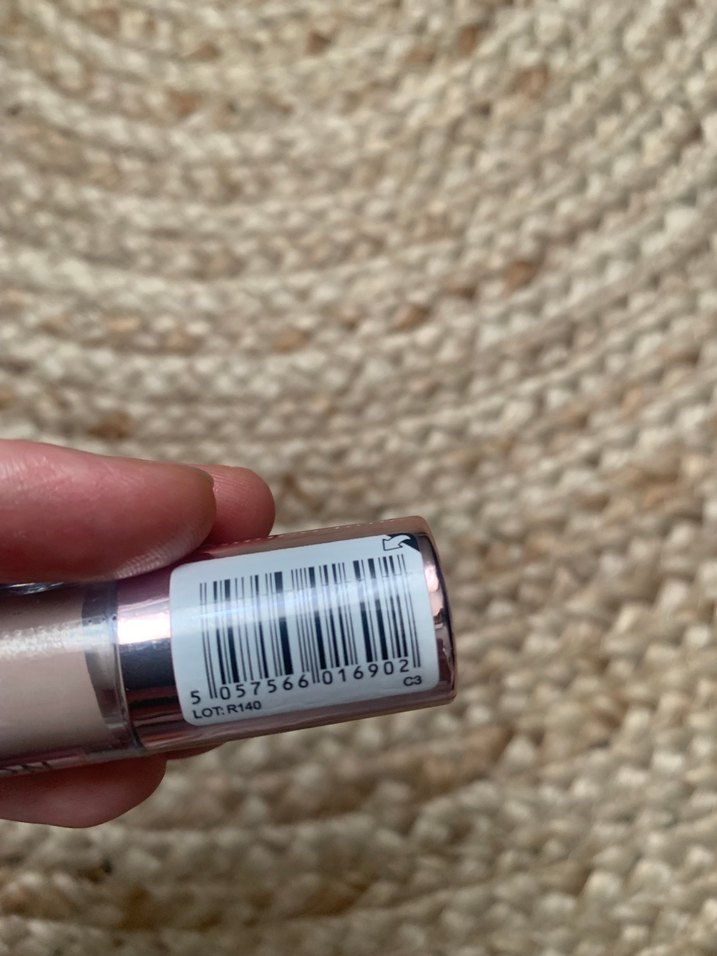 Pastel Bej Kapaklı Kapatıcı ve Aydınlatıcı revolution - Görsel 2