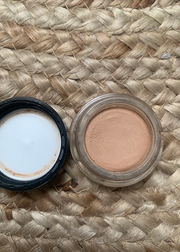 L'Oréal Infaillible 24H Kapatıcı Pomad 01.5 Açık Bej - Görsel 3