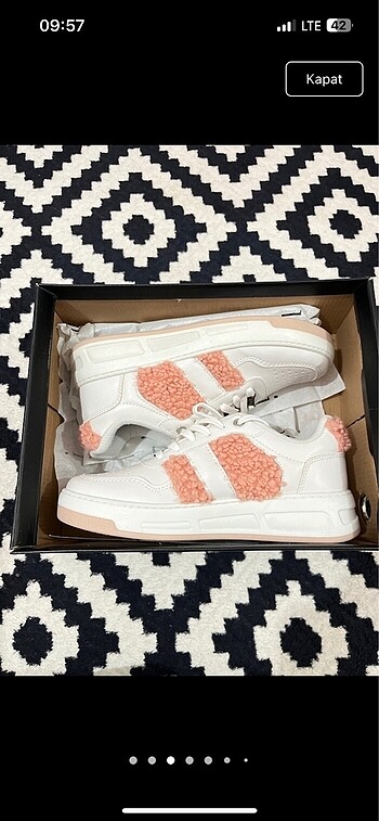 Adidas spor ayakkabı