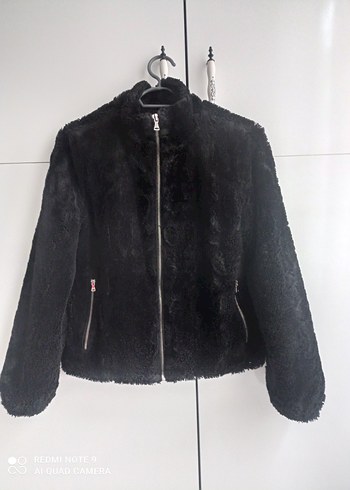 Pull and Bear Siyah Kürk Detaylı Kadın Mont