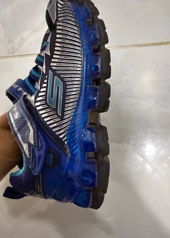 Renkli ve ışıklı Bağcıklı Erkek Çocuk Spor Ayakkabı