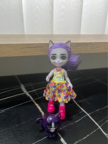 Diğer Enchantimals kedi bebek