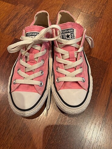 pembe converse ayakkabı