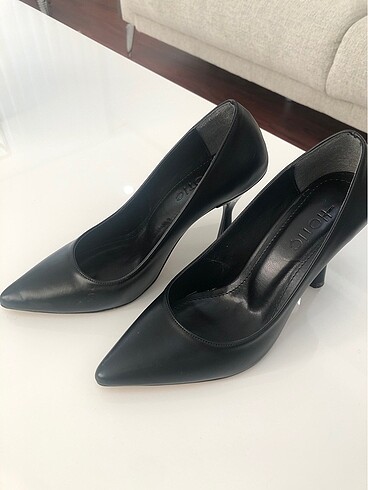 Hotiç 37 no siyah stiletto