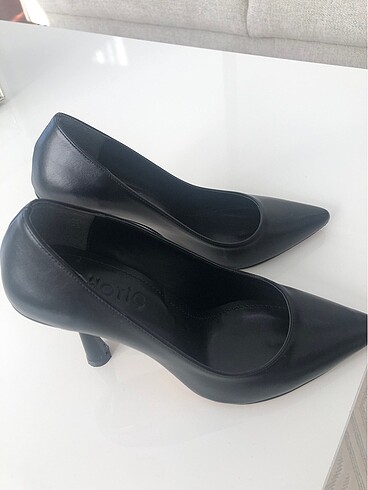 37 Beden Hotiç 37 no siyah stiletto