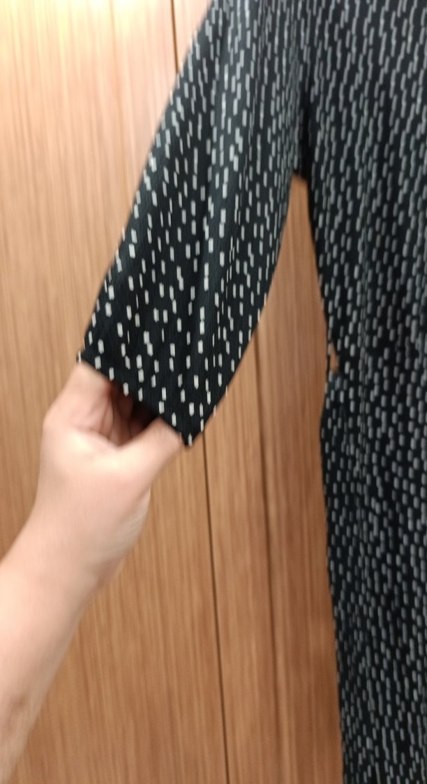 fakir Kollu Siyah Puantiyeli Elbise - Görsel 3