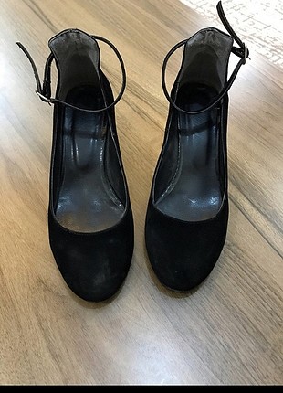 Siyah klasik süet topuklu ayakkabı