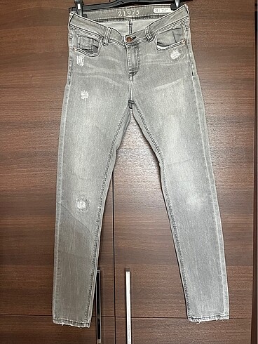 Zara Mide Rise Skinny Jean