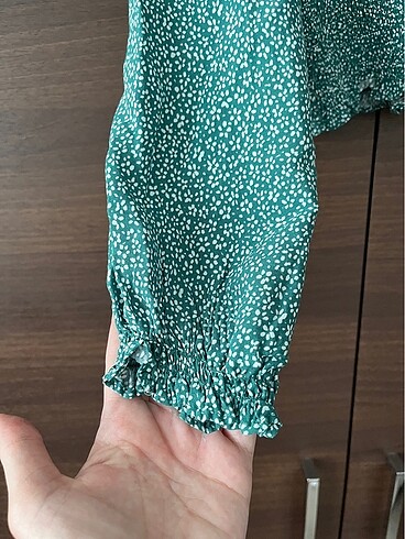 s Beden H&M Çiçekli Omuzları Düşük Bluz