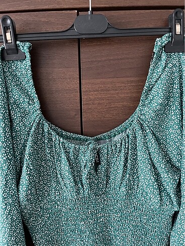 s Beden çeşitli Renk H&M Çiçekli Omuzları Düşük Bluz