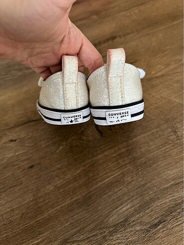 25 Beden beyaz Renk Converse Spor ayakkabı