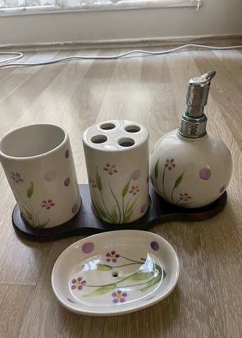 Ikea Beyaz Çiçek Desenli Seramik Banyo Seti