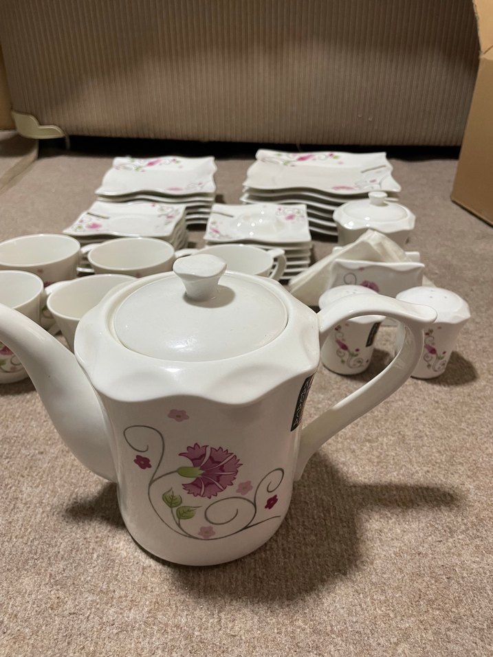 Beyaz Çiçek Desenli Porselen Yemek Takımı - Görsel 2